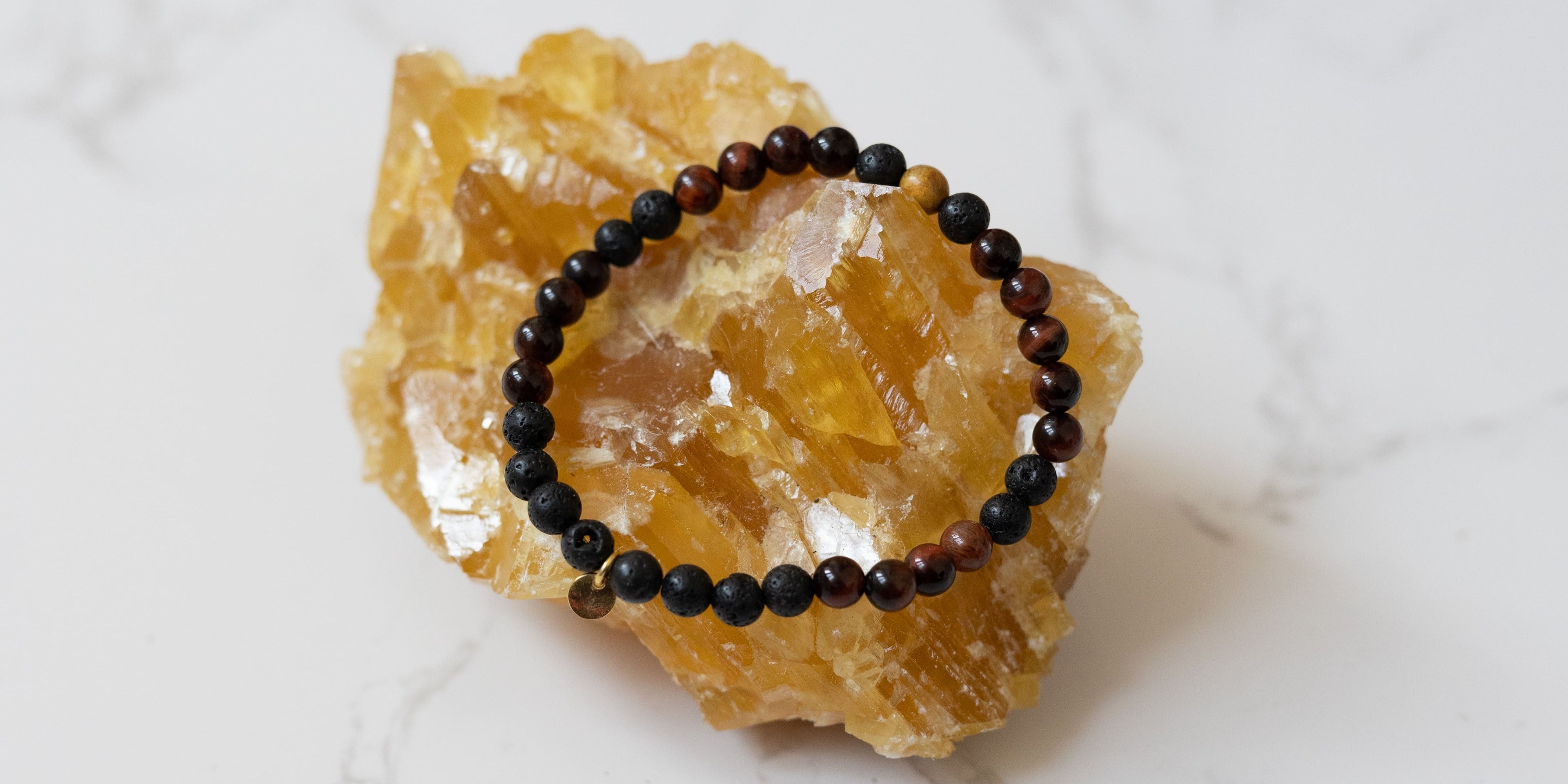 Armband mit Heilsteinperlen für den Mann.