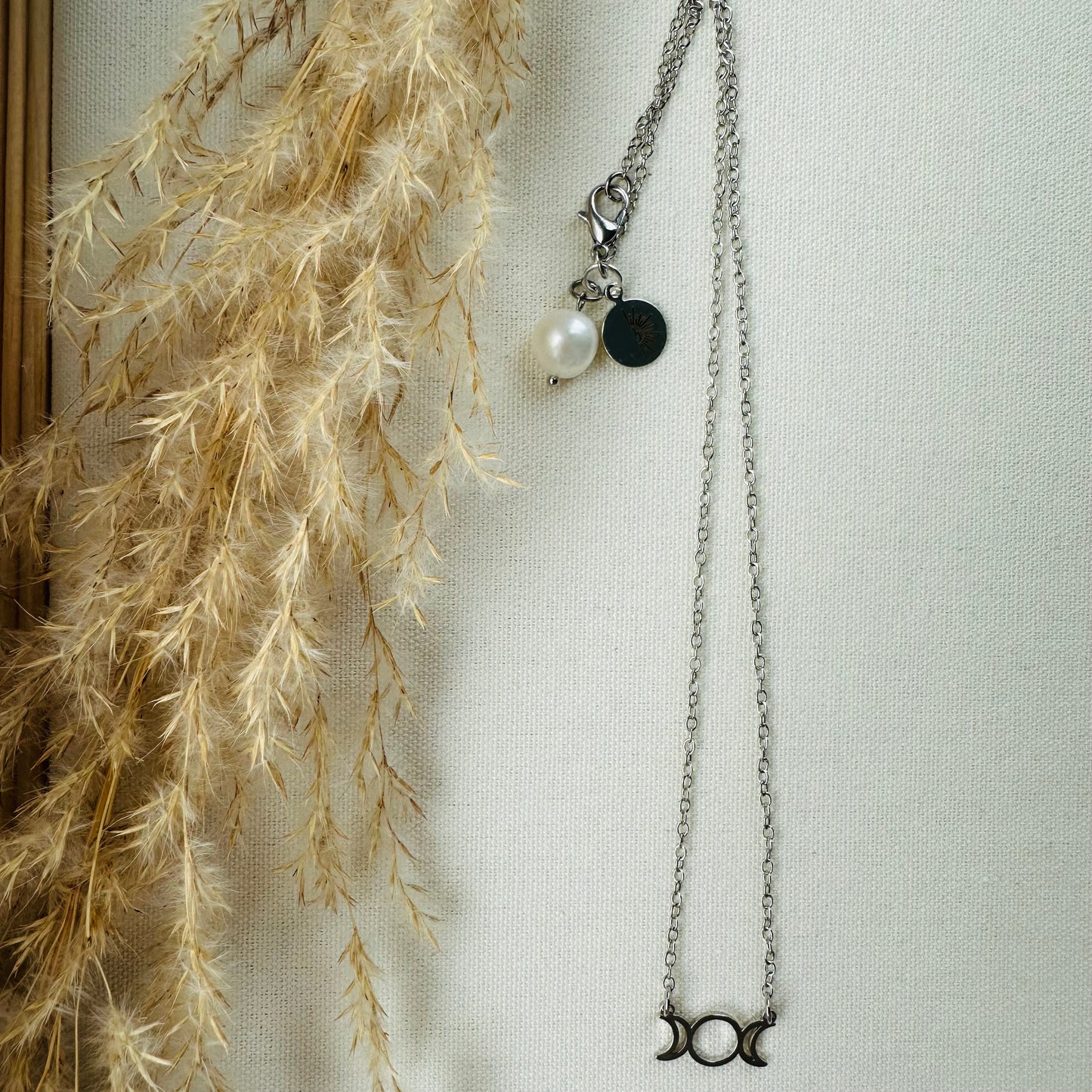 Moon manifest gold & silber