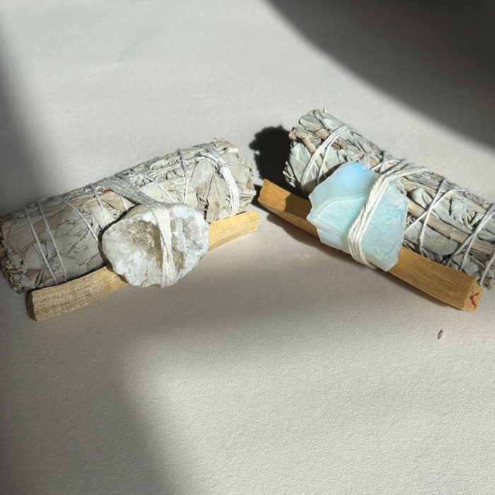 Räucherwerk Palo Santo & weißer Salbei mit Kristall